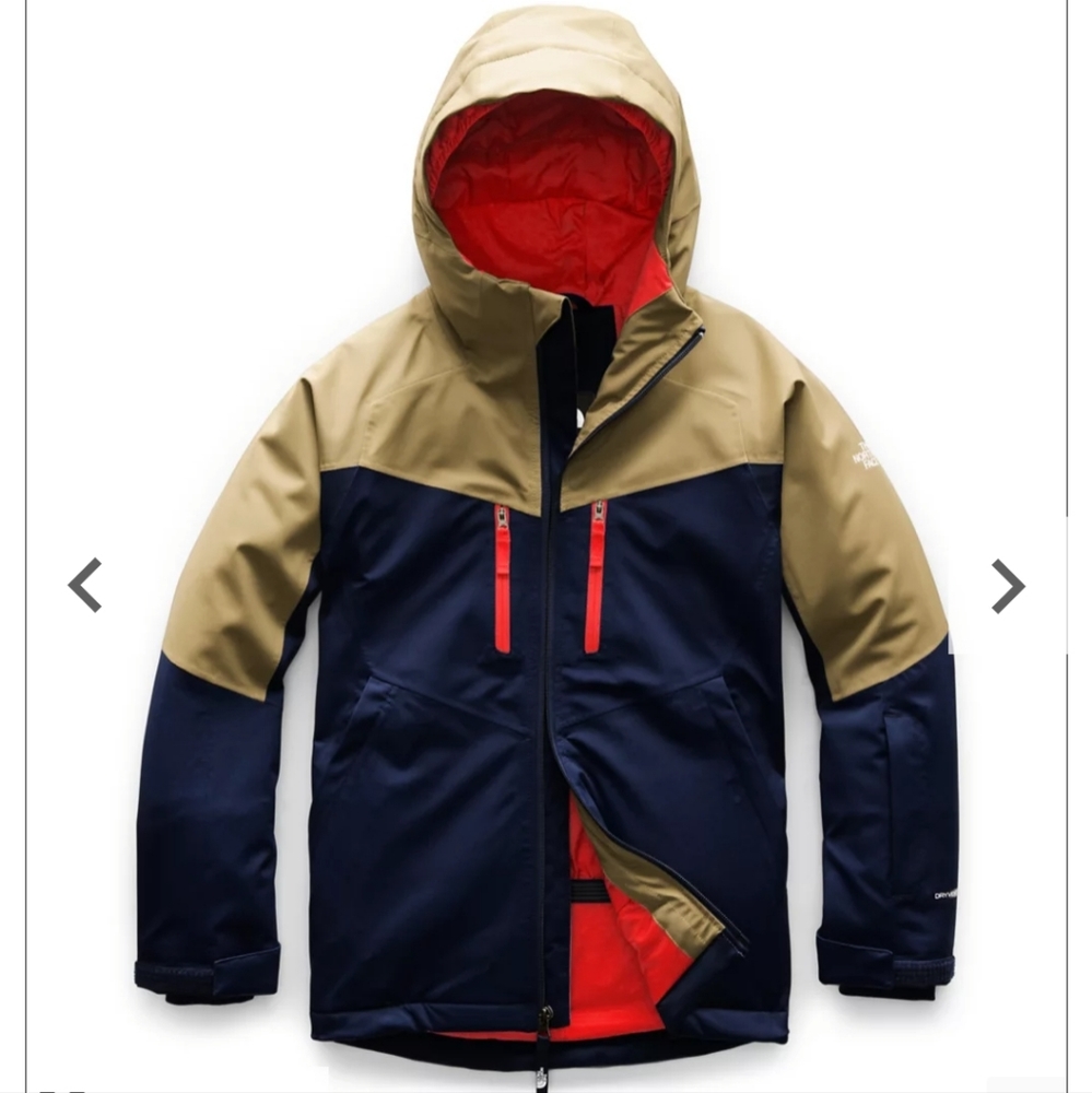 North Face boys Chakal jacket. Size S.